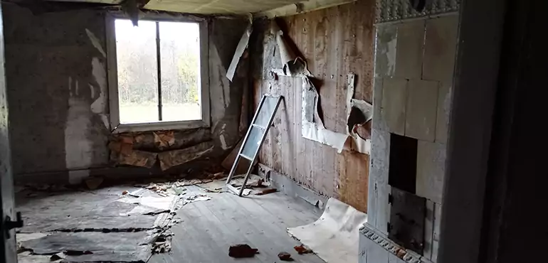 Why Selling a Distressed House Through Traditional Methods Fails in Louisiana